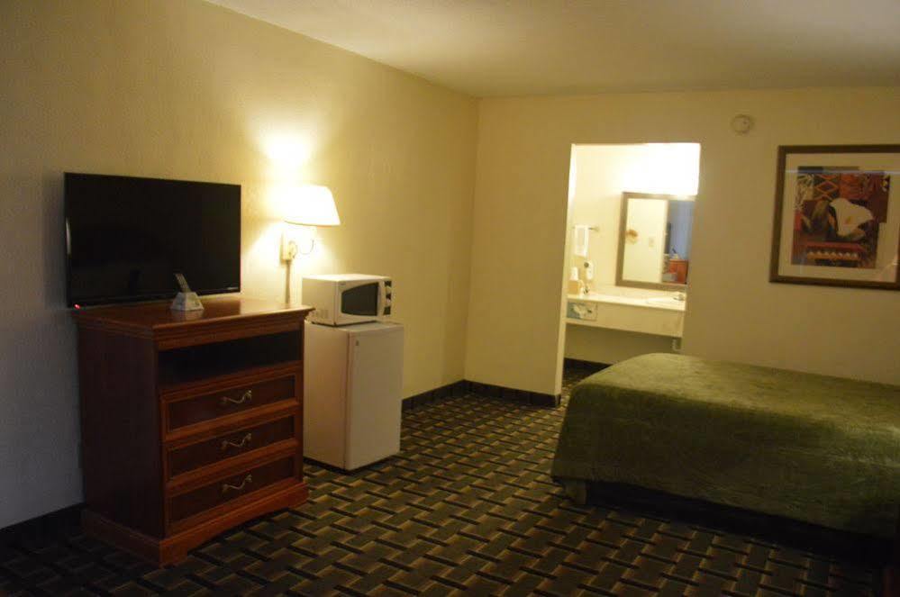 Rodeway Inn Denmark-Jackson Esterno foto