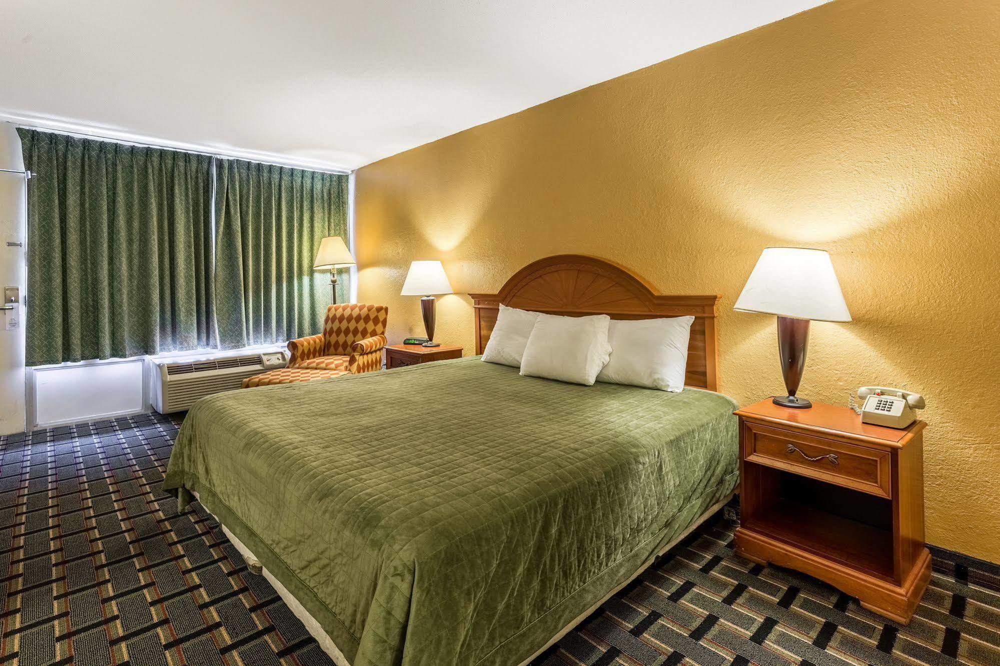 Rodeway Inn Denmark-Jackson Esterno foto